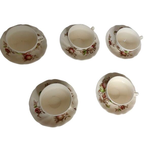 Vintage Johnson Brothers Harvest Time Cups & Saucers Set of 5 - Picture 3 of 7